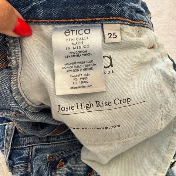 High Rise Blue Jeans éTIca
ETHICALLY MADE
Josie High Rise Crop - Picture 4 of 9